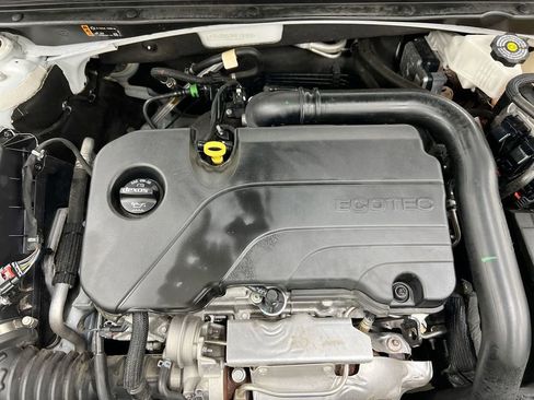 Used 2024 Chevrolet Malibu LT image 24