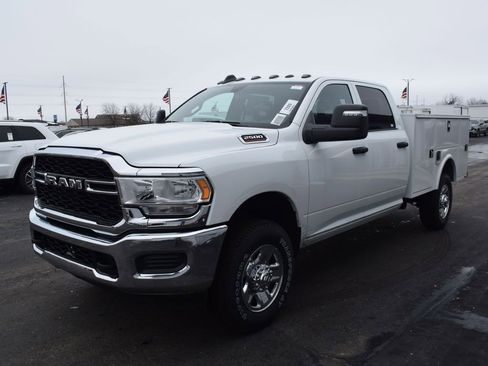 New 2024 RAM 2500 Tradesman w/ Chrome Appearance Group image 10