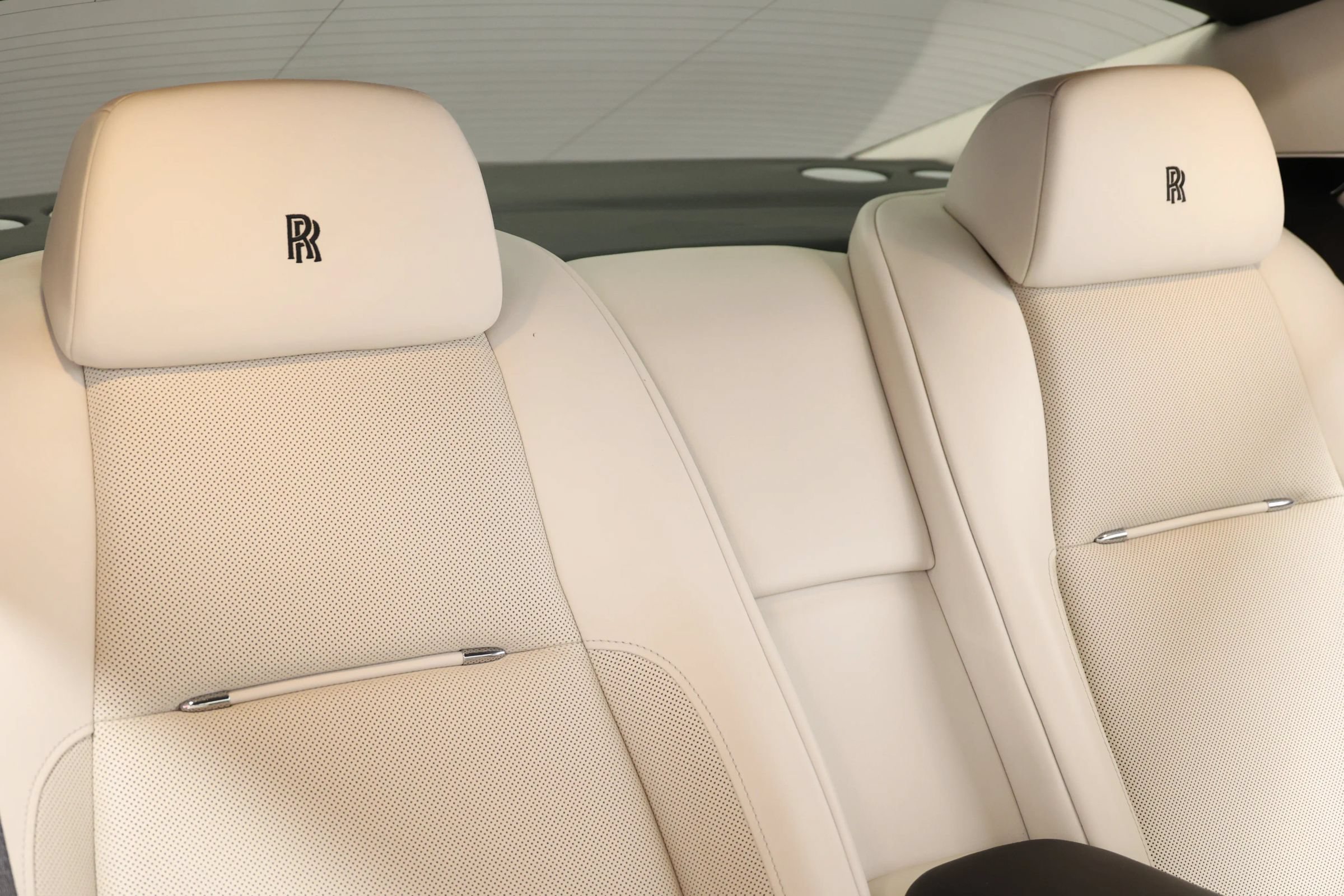 Used 2017 Rolls-Royce Wraith RWD image 91
