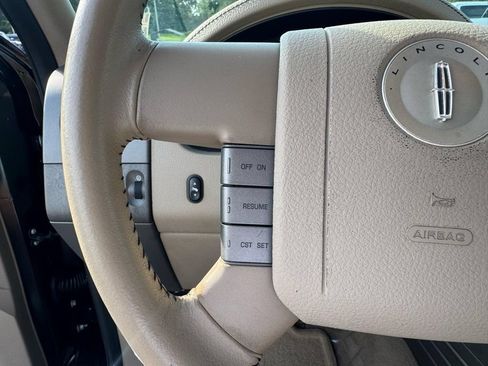 Used 2006 Lincoln Mark LT 4x4 image 23