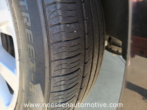 Used 2022 Toyota Camry LE image 33