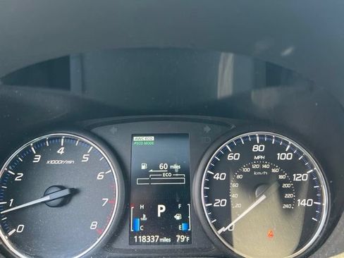 Used 2015 Mitsubishi Outlander SE AWD/4WD image 17