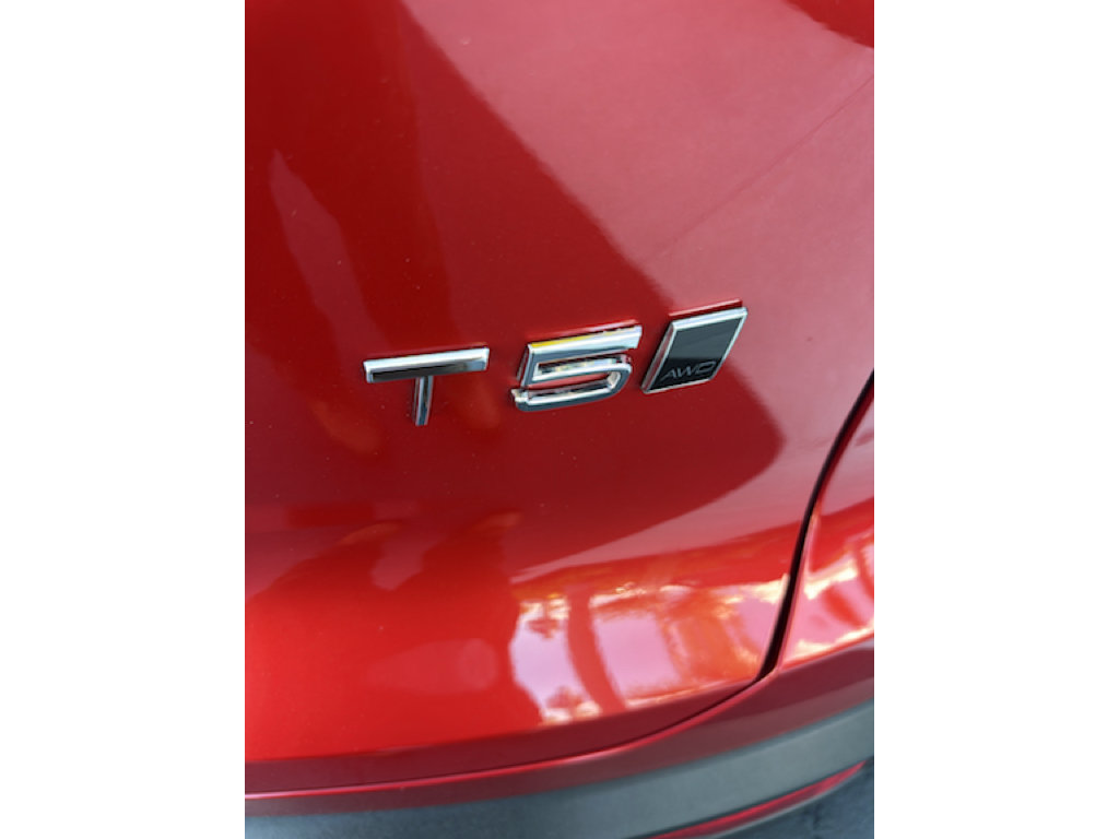 Used 2022 Volvo XC40 T5 Momentum w/ Premium Package AWD/4WD image 17