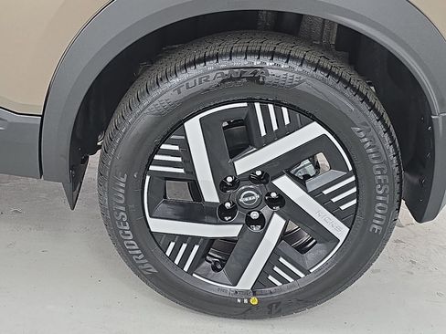 New 2026 Nissan Kicks SV image 32