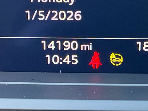 Used 2024 Audi Q4 e-tron Premium Plus image 28