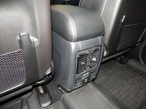 Used 2021 Jeep Grand Cherokee SRT image 33