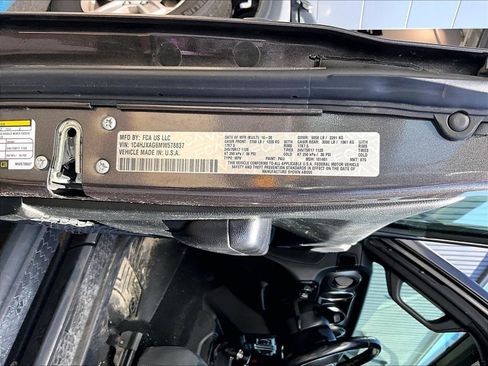 Used 2021 Jeep Wrangler Sport AWD/4WD image 9