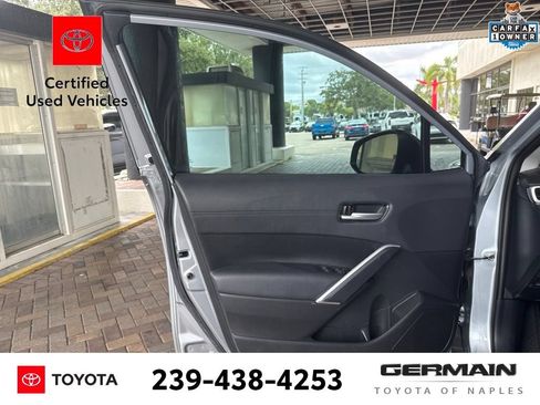 Used 2023 Toyota Corolla Cross XLE w/ Convenience Package FWD image 13