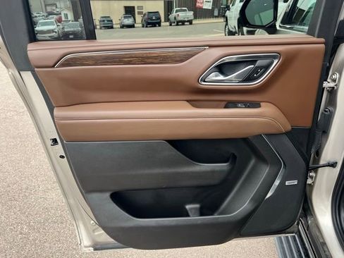 Used 2024 Chevrolet Suburban High Country image 31