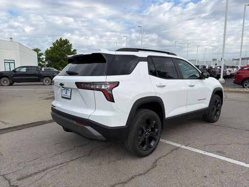 New 2026 Chevrolet Equinox LT AWD/4WD image 3