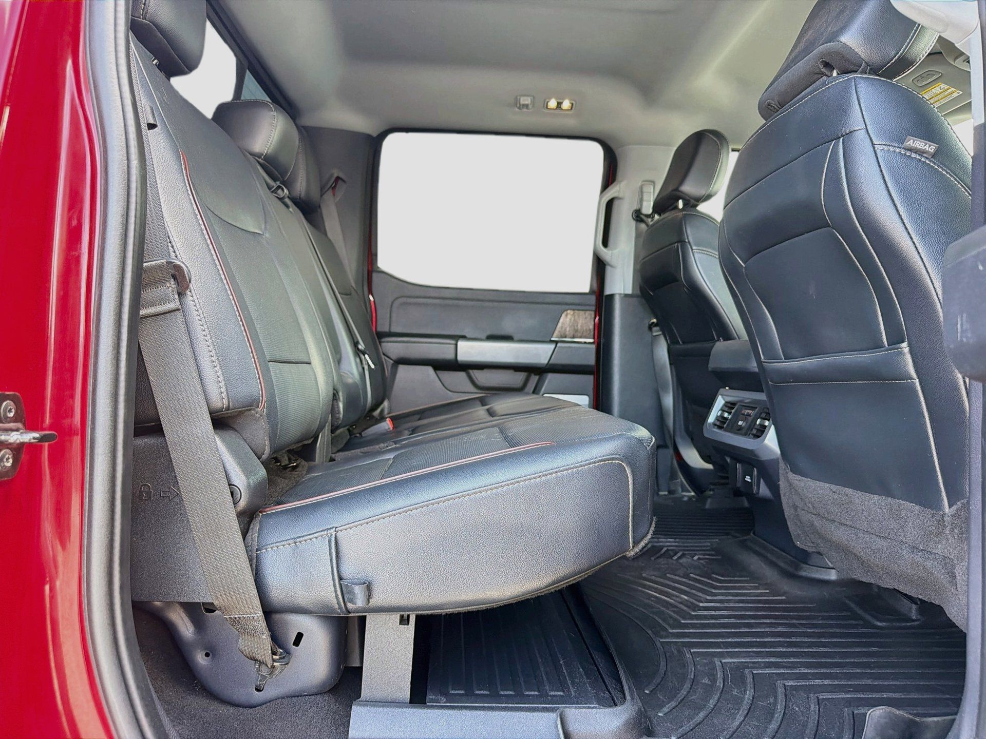 Used 2024 Ford F350 Lariat w/ Lariat Ultimate Package AWD/4WD image 29