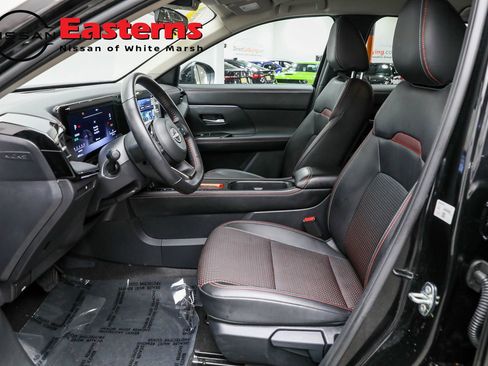 Used 2025 Nissan Kicks SR image 24