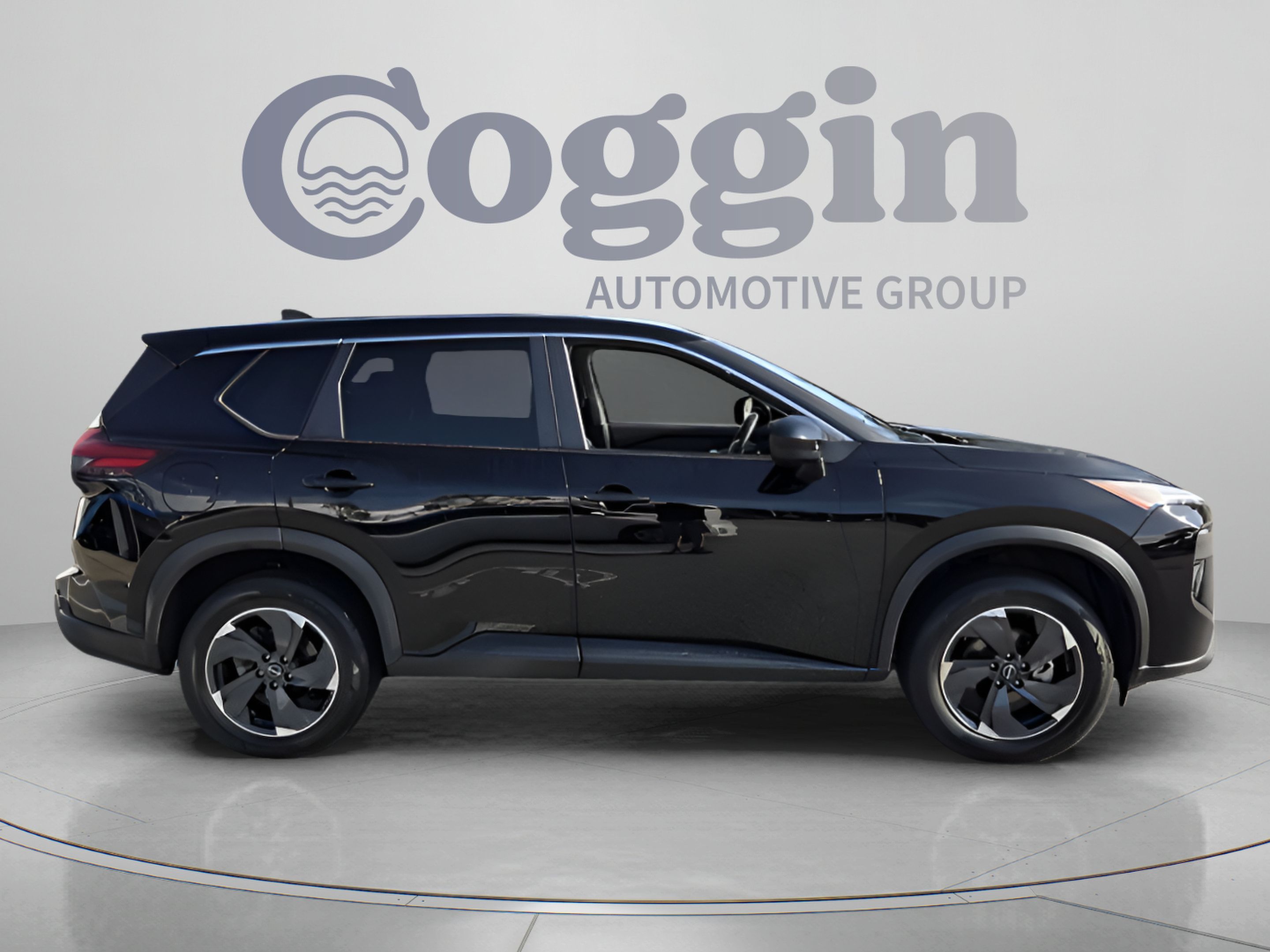 Used 2025 Nissan Rogue SV AWD/4WD image 6