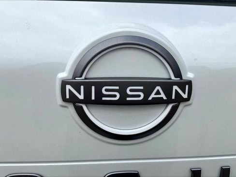 New 2026 Nissan Rogue Platinum image 8