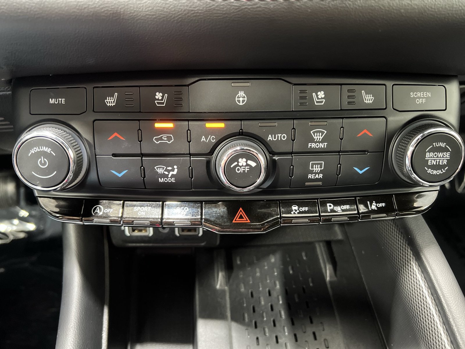 Used 2025 Dodge Durango GT AWD/4WD image 19