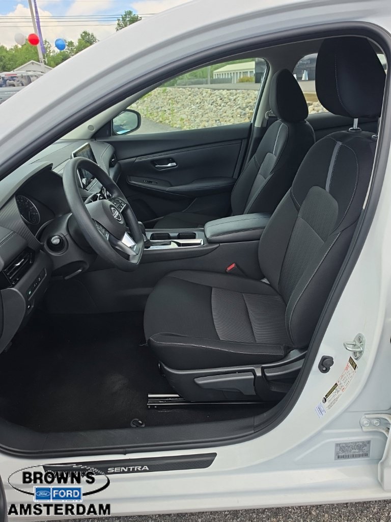 Used 2025 Nissan Sentra SV FWD image 10