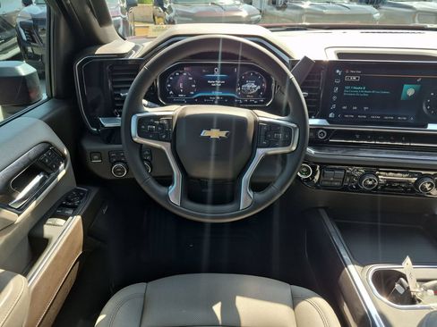 Used 2024 Chevrolet Silverado 3500 LTZ w/ LTZ Convenience Package AWD/4WD image 33