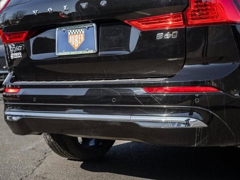 Certified 2023 Volvo XC60 B6 Ultimate w/ Protection Package Premier image 9