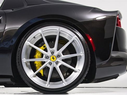 Used 2022 Ferrari 812 GTS RWD image 10