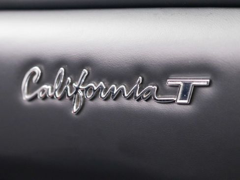 Used 2017 Ferrari California T RWD image 42