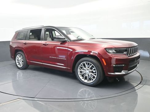 Used 2023 Jeep Grand Cherokee L Summit w/ Luxury Tech Group V image 8