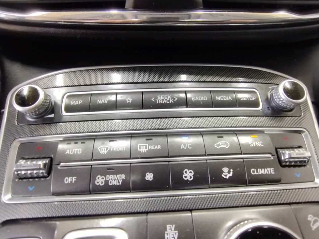 Certified 2023 Hyundai Santa Fe Limited AWD/4WD image 42
