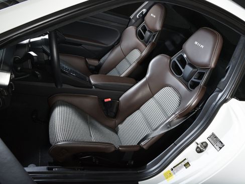 Used 2016 Porsche 911 R RWD image 4