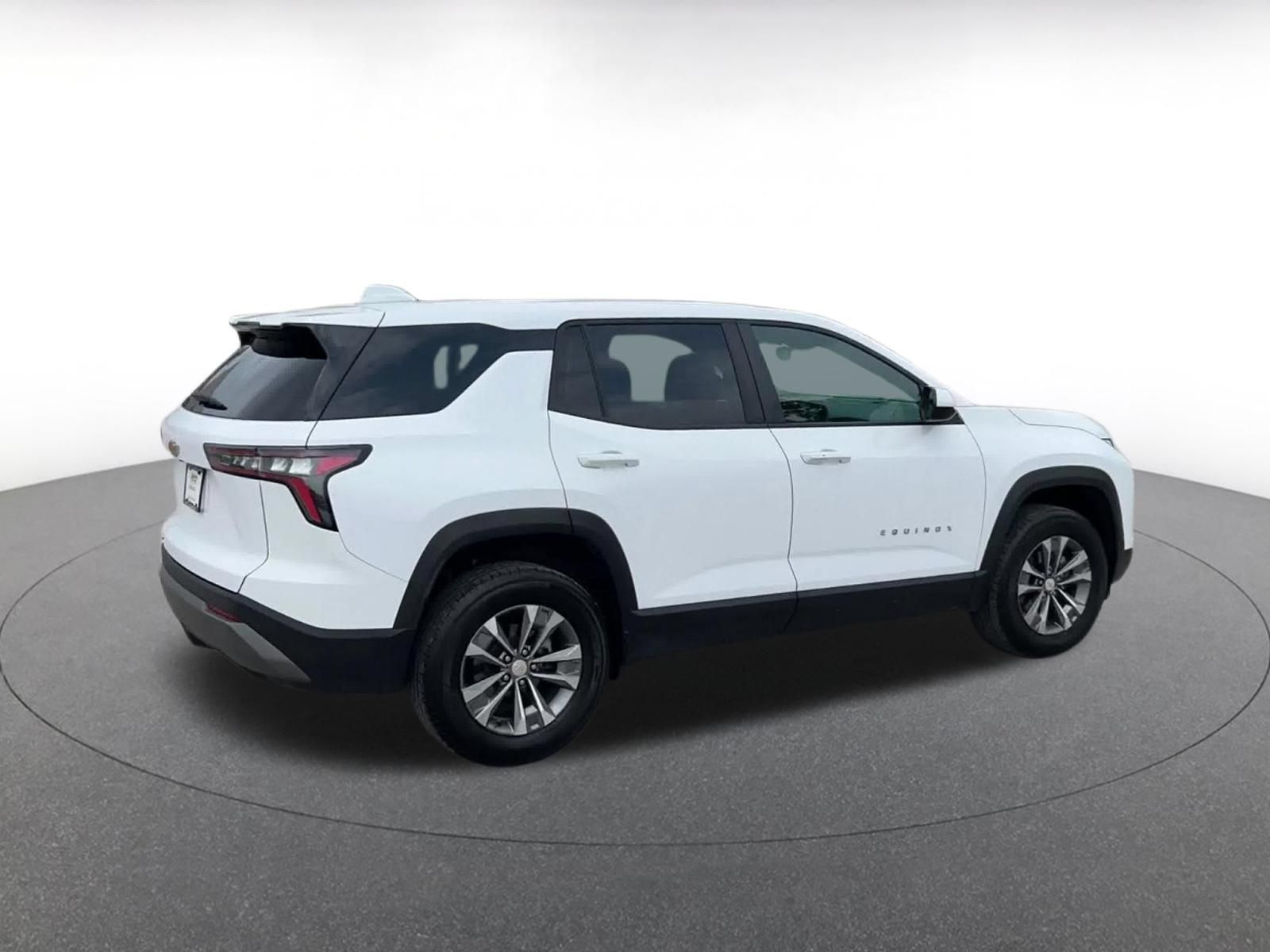 Used 2025 Chevrolet Equinox LT FWD image 14