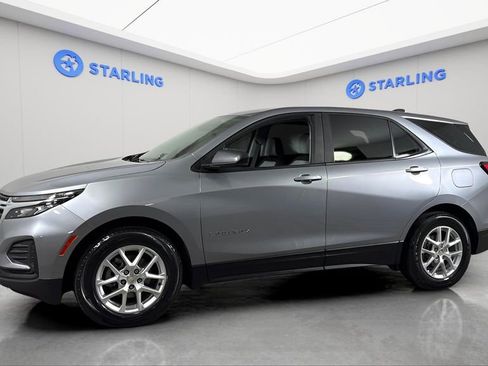 Used 2023 Chevrolet Equinox LS image 2