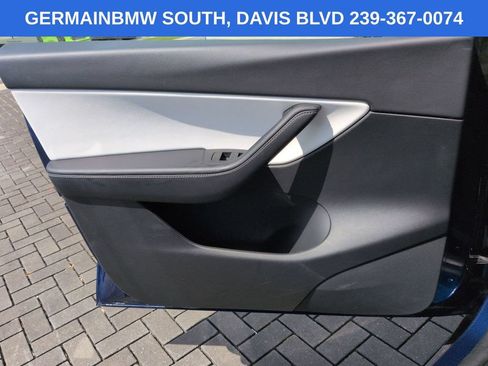 Used 2022 Tesla Model Y Long Range AWD/4WD image 30