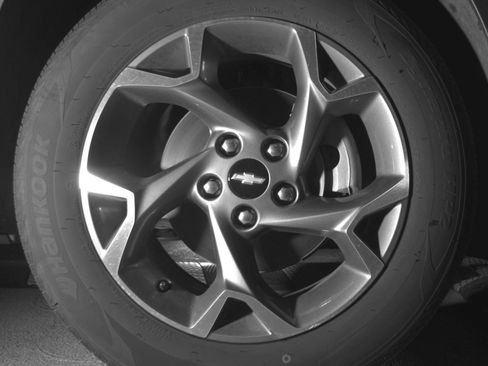 Used 2025 Chevrolet Trax LT FWD image 16