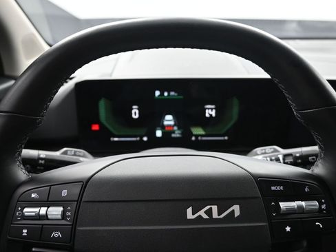 Used 2026 Kia Sportage EX FWD image 15