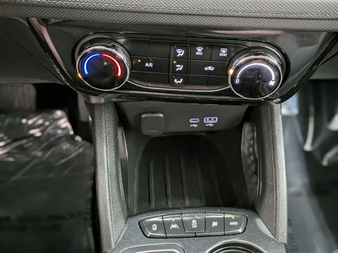 Used 2025 Chevrolet TrailBlazer LT AWD/4WD image 29