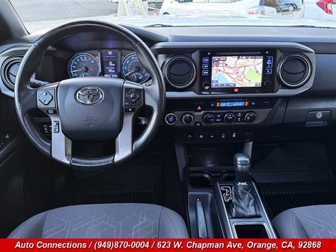 Used 2017 Toyota Tacoma TRD Off-Road image 12