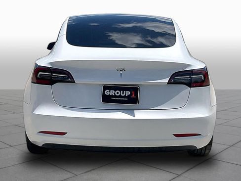 Used 2023 Tesla Model 3 Standard Range RWD image 4