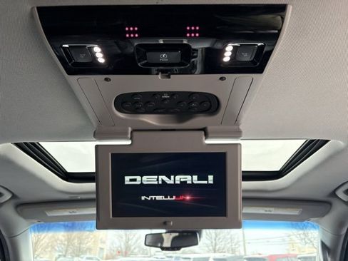 Used 2018 GMC Yukon Denali w/ Denali Ultimate Package image 21