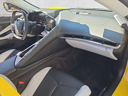 Used 2025 Chevrolet Corvette Z06 RWD image 18