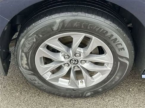 Used 2022 Toyota Sienna LE image 5