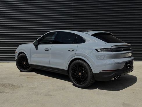 Certified 2026 Porsche Cayenne Coupe AWD/4WD image 3