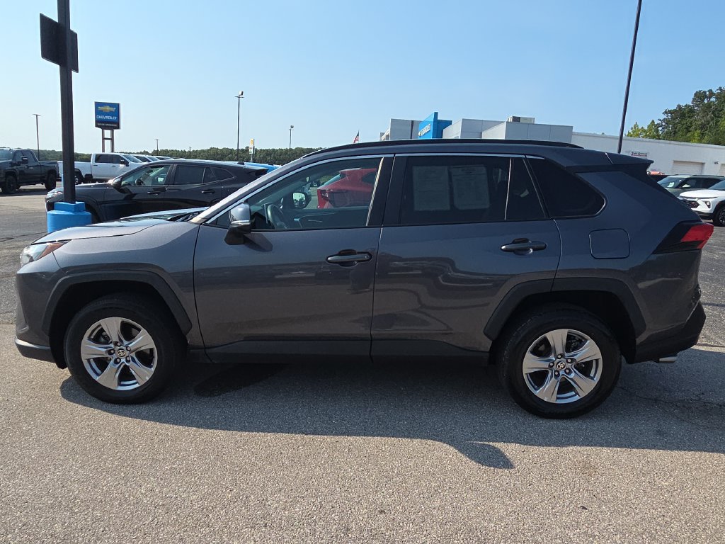 Used 2024 Toyota RAV4 XLE AWD/4WD image 5
