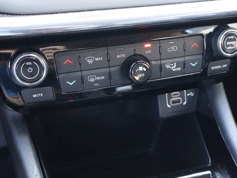 Used 2022 Jeep Compass Limited AWD/4WD image 23