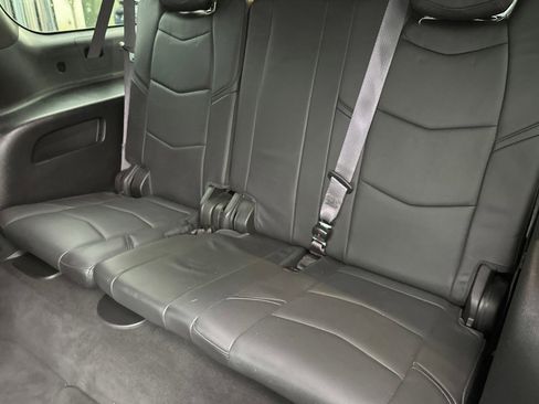 Used 2017 Cadillac Escalade ESV Platinum image 33