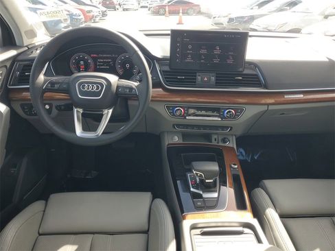 Used 2023 Audi Q5 2.0T Prestige image 10