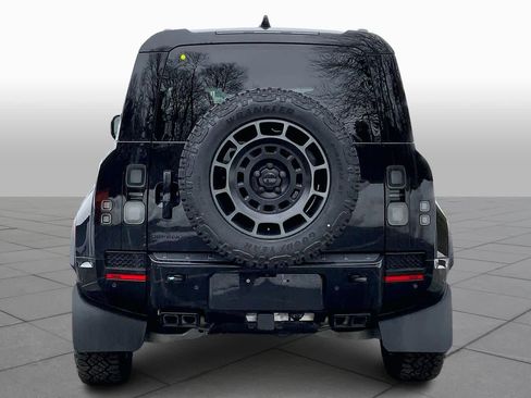 New 2026 Land Rover Defender 110 OCTA image 4