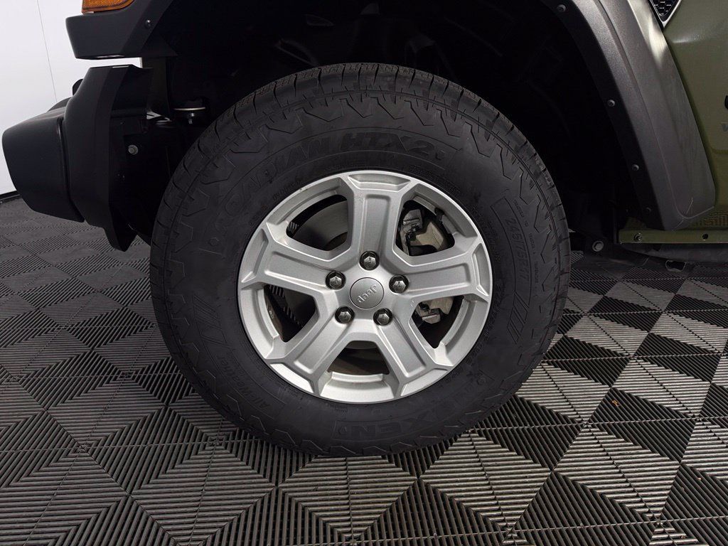 Used 2022 Jeep Wrangler Unlimited Sport AWD/4WD image 11