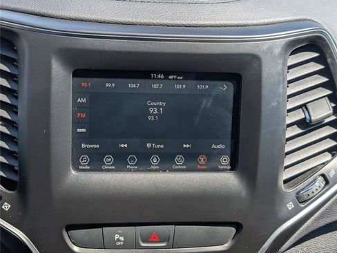 Used 2020 Jeep Cherokee Latitude Plus w/ Cold Weather Group image 28