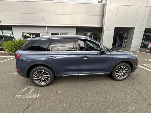 Used 2022 Lincoln Corsair AWD w/ Equipment Group 101A image 5
