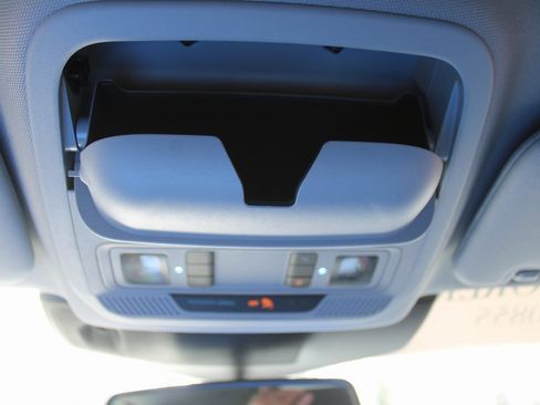 Used 2022 Ford Explorer Limited image 55