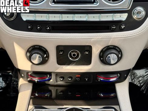Used 2015 Rolls-Royce Wraith RWD image 23