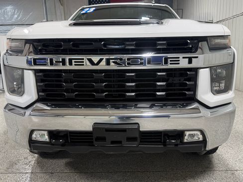 Used 2023 Chevrolet Silverado 2500 LT w/ Convenience Package image 3